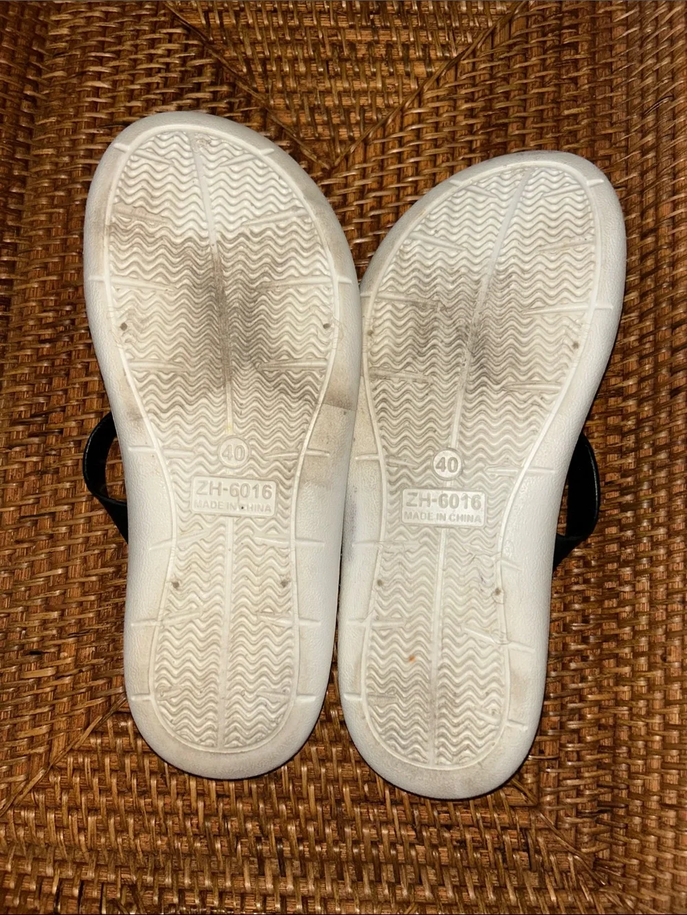 Black and white waterproof strap sandals slides